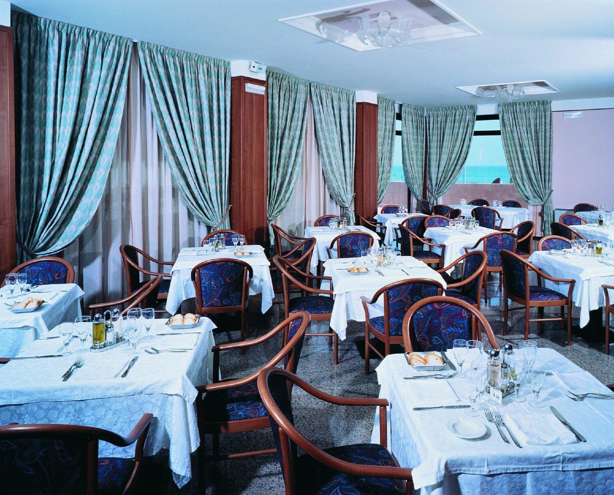 Hotel Rossini Pesaro Restoran foto